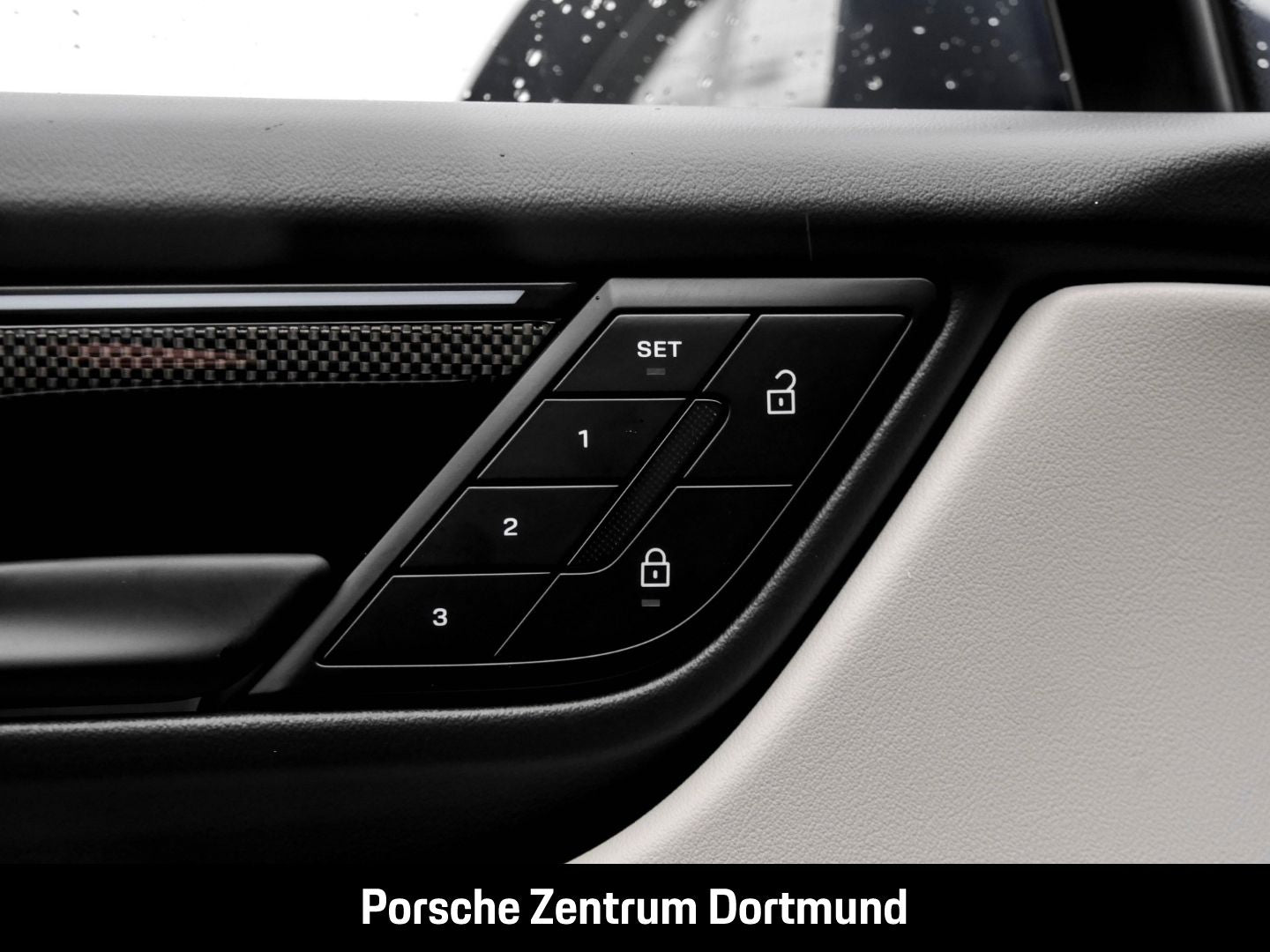 Porsche Macan Turbo BOSE Luftfederung Panorama InnoDrive