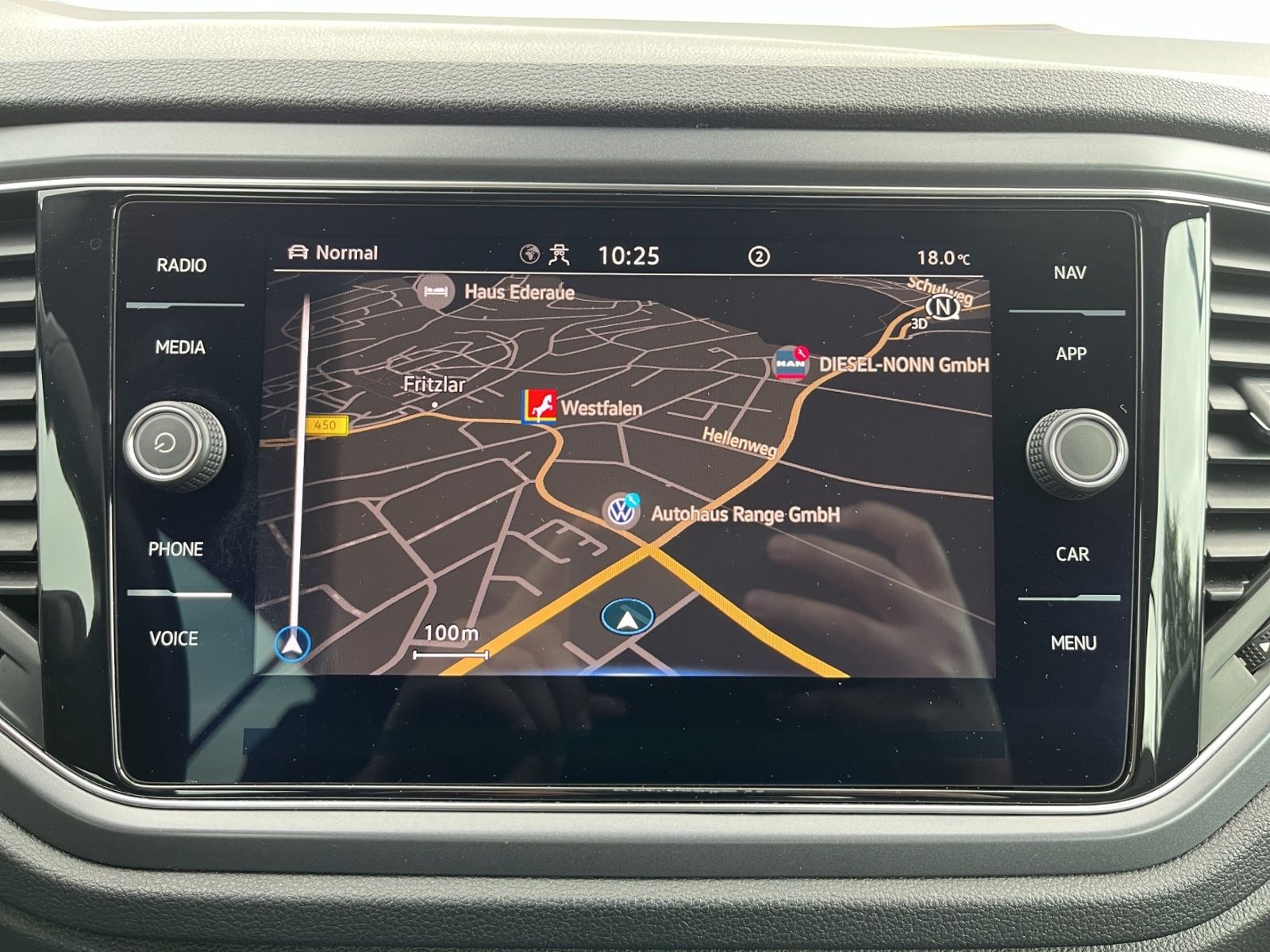 Volkswagen T-Roc R-Line - Samsaru's Car Outlet