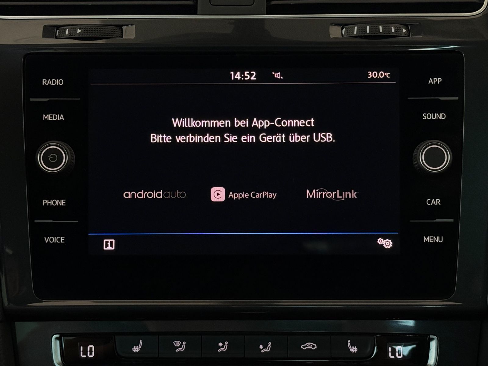 Volkswagen Golf VII Comfortline - Samsaru's Car Outlet