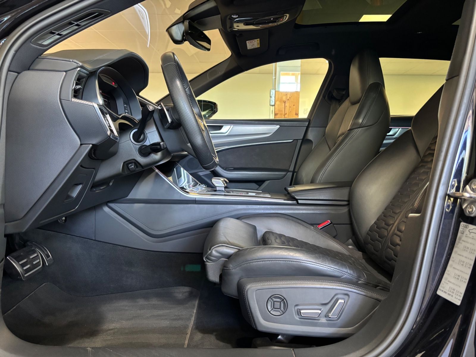 Audi RS6 Avant 4.0 TFSI quattro / Navi