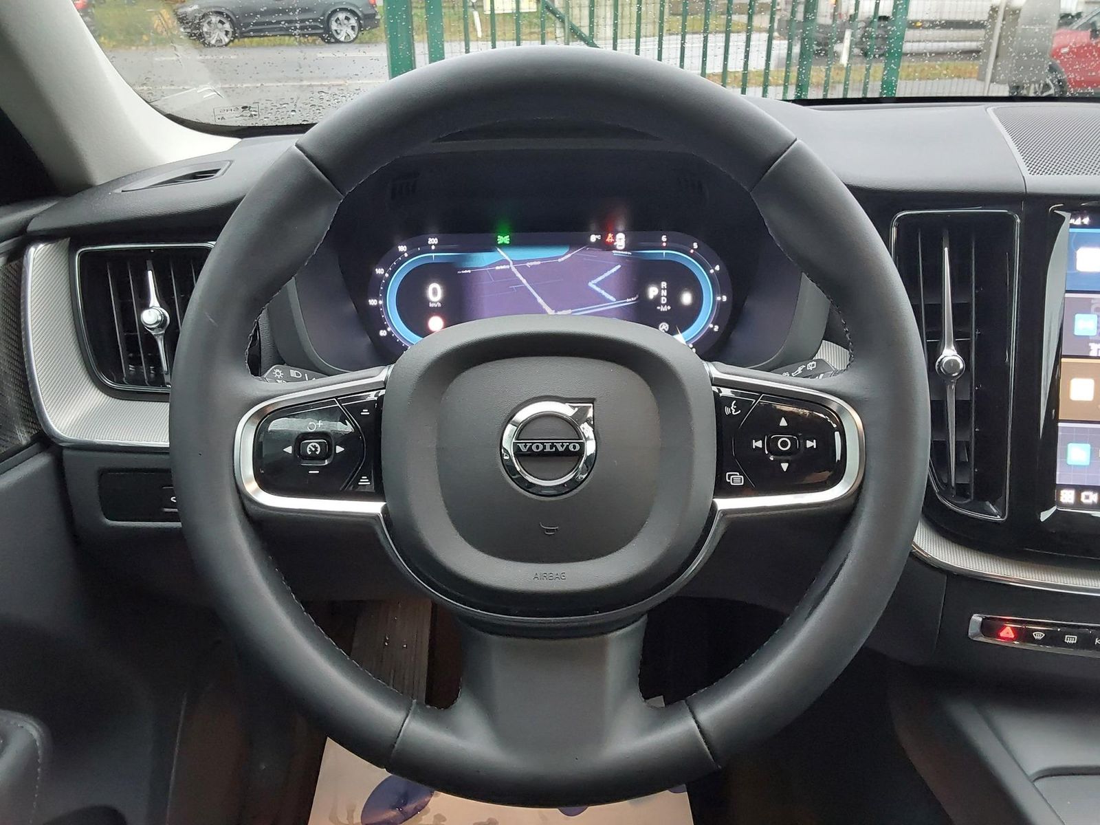 Volvo XC60 B4 D AWD Plus Dark AHK/ACC/LED/SHZ/PDC/N...