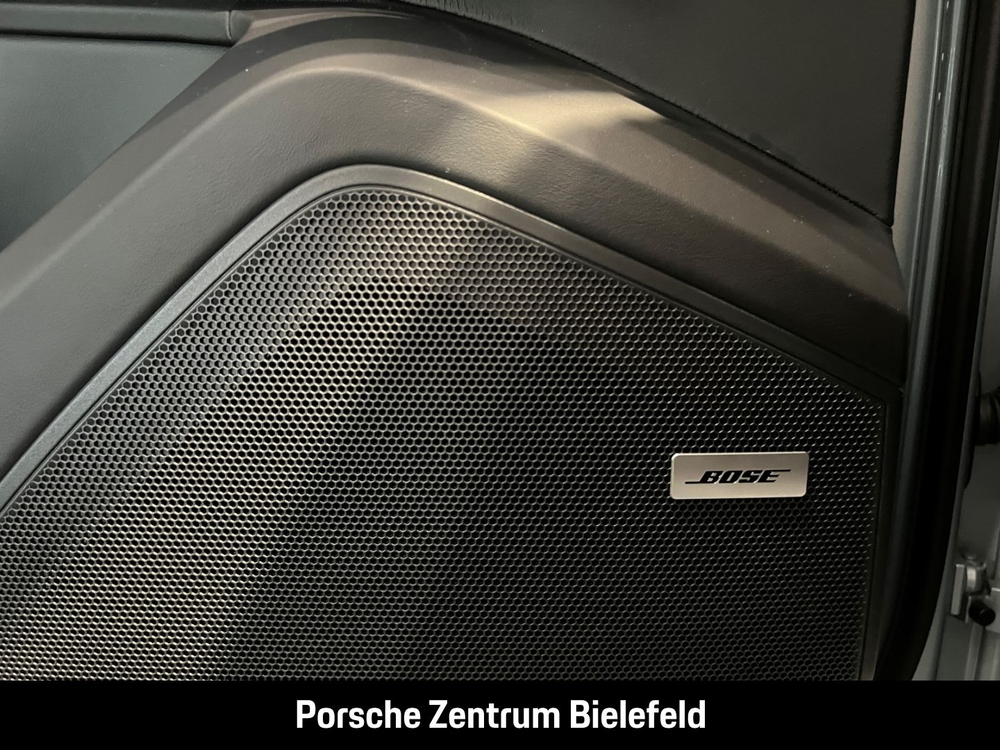 Porsche Cayenne E-Hybrid HA-Lenkung InnoDrive Soft-Close