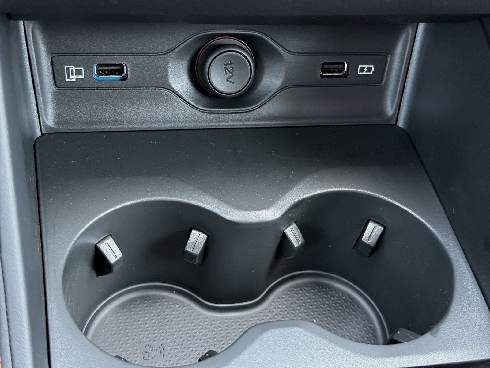 MG HS PHEV 1.5 Luxury Allwetter Reifen *Finanzierun