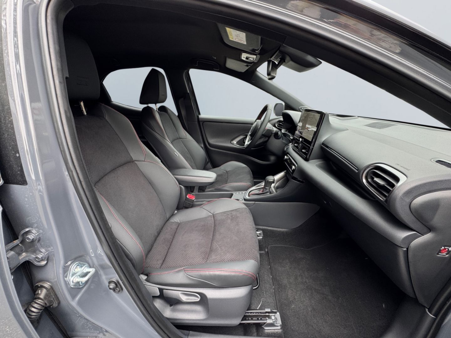 Toyota Yaris Hybrid 130 1.5 GR SPORT *HUD*JBL*Navi*LED*