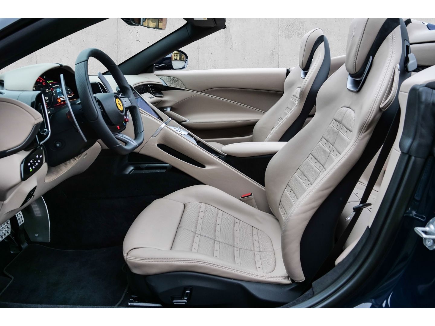 Ferrari Roma Spider - Samsaru's Car Outlet