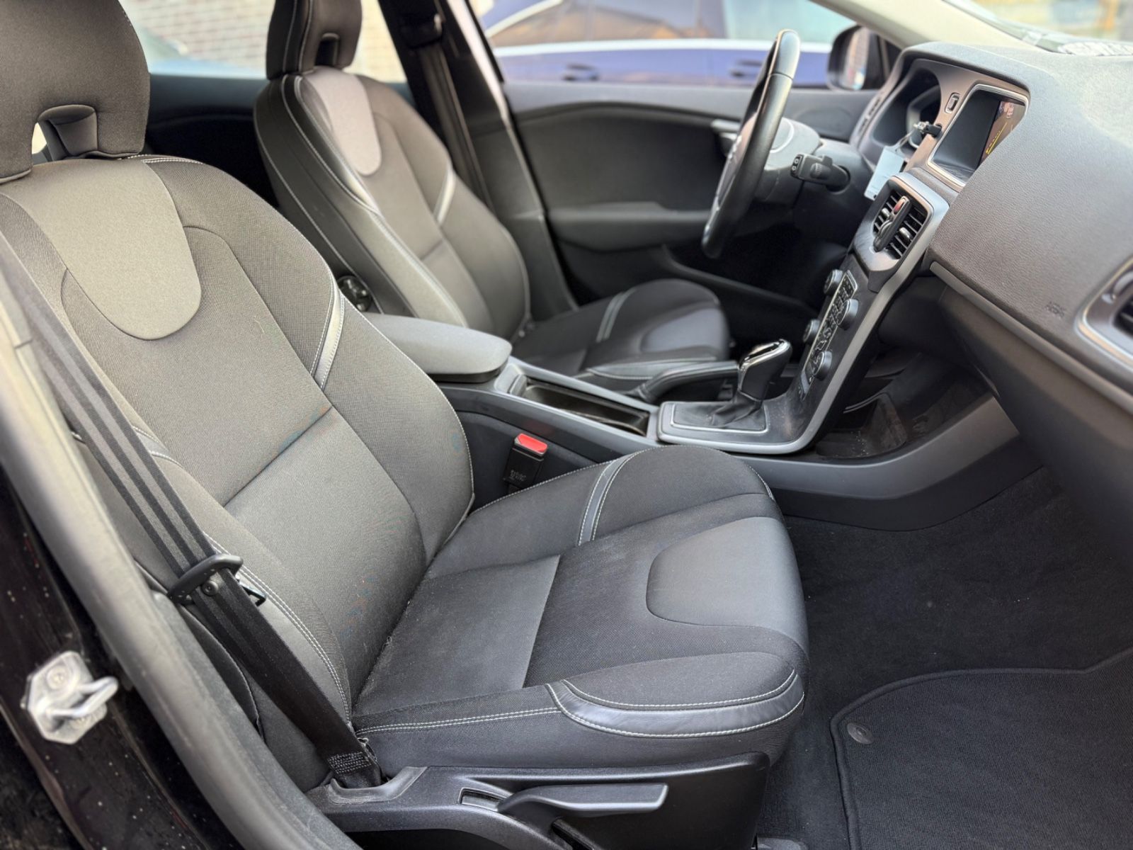 Volvo V40 Momentum 1 Vorbesitzer R.Kamera SHZ