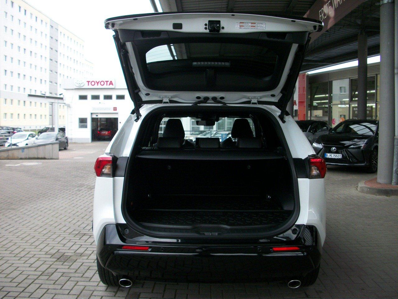Toyota RAV 4 2,5-l Plug-In 4x4 Style