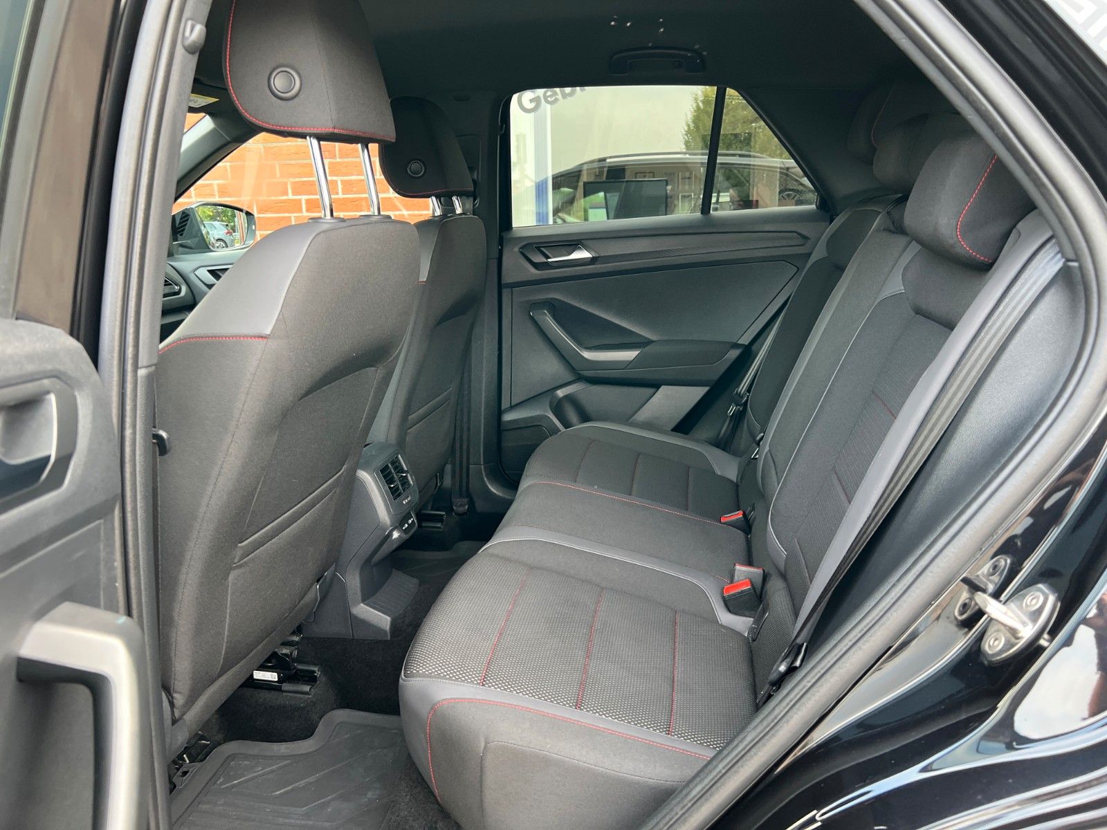 Volkswagen T-Roc 1.5TSi DSG Black - Samsaru's Car Outlet