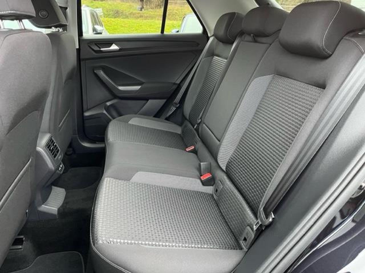 Volkswagen T-Roc Active 1.5 TSI - Samsaru's Car Outlet