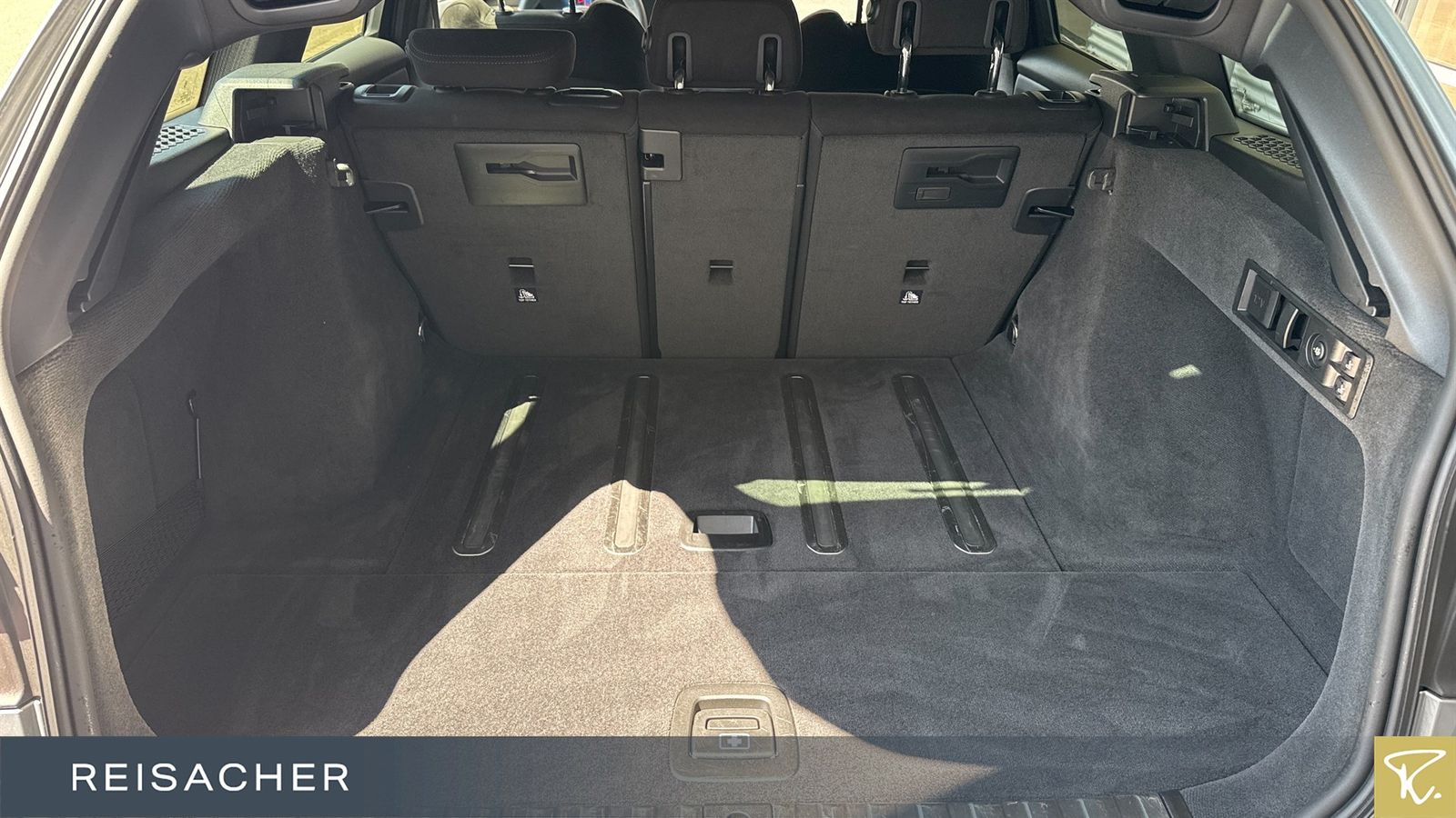 BMW 320i A M-Sport - Samsaru's Car Outlet