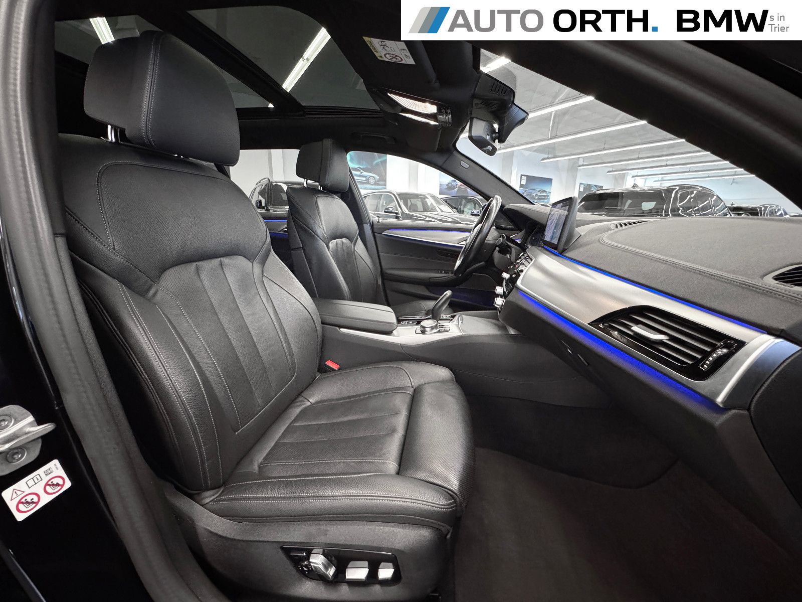 BMW 530d xDrive Touring PANO ST-HZG MASSAGE SITZLÜFT