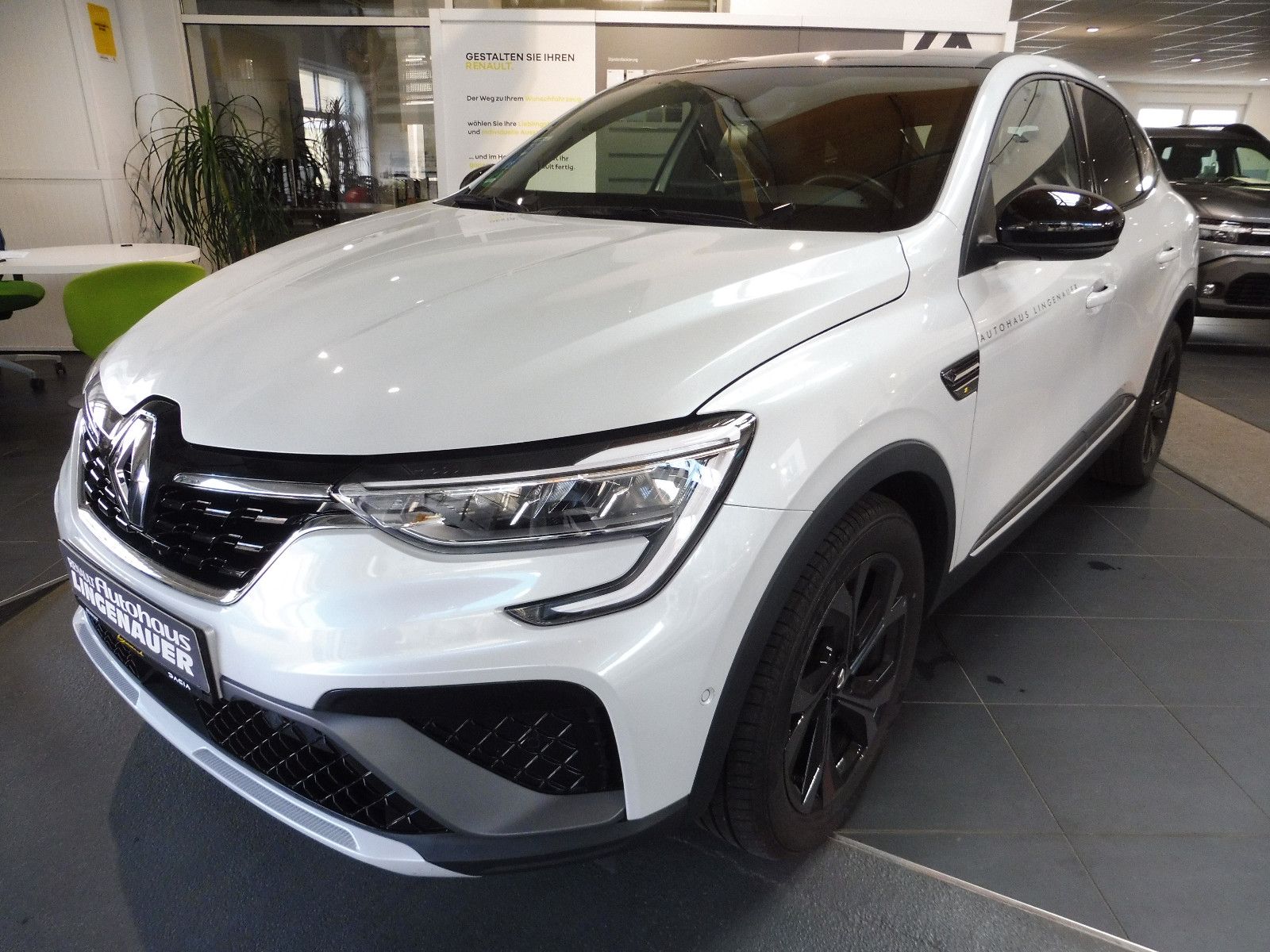 Renault Arkana R.S. Line TCe 160 - Samsaru's Car Outlet