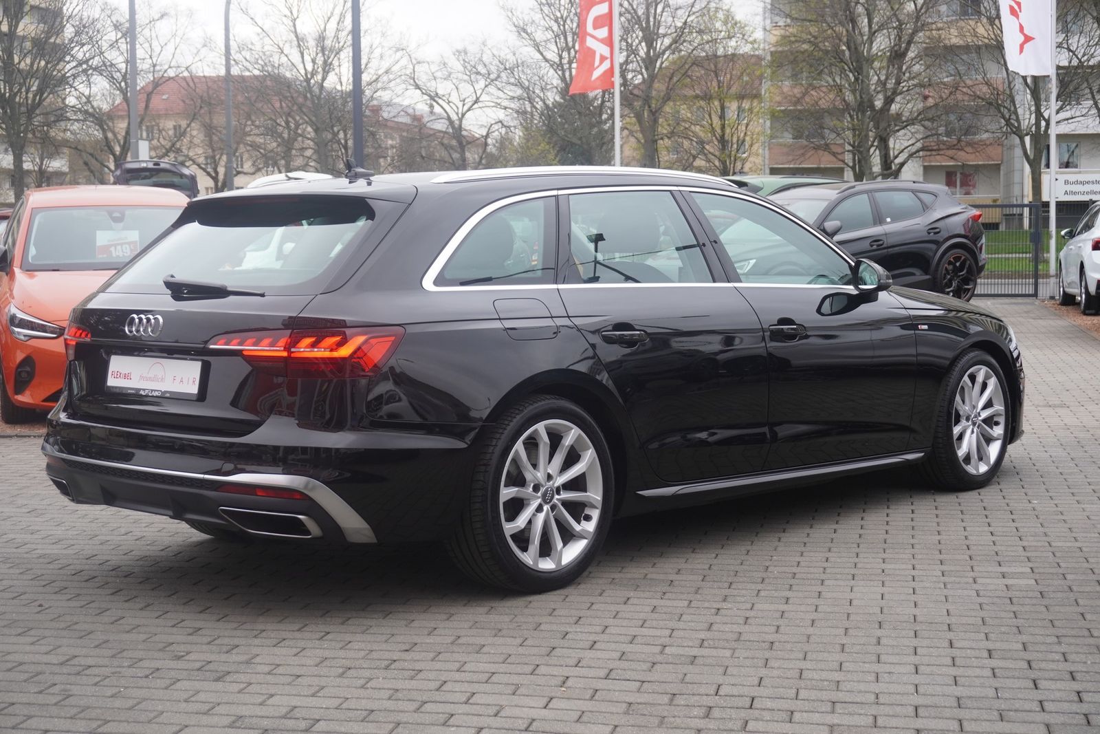 Audi A4 35 2.0 TFSI Avant S-line - Samsaru's Car Outlet