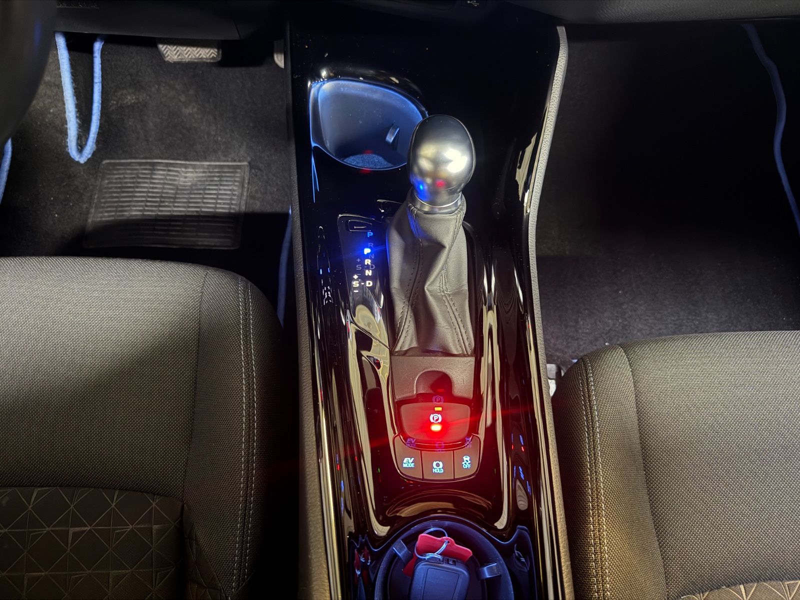 Toyota C-HR Hybrid Team D - Samsaru's Car Outlet