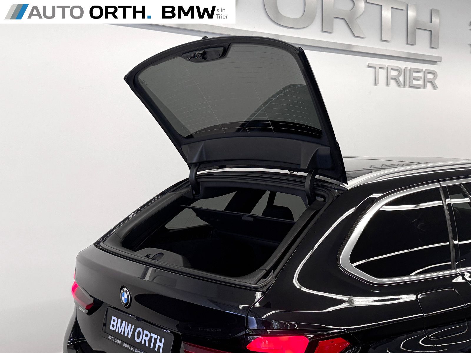 BMW 530d xDrive Touring PANO ST-HZG MASSAGE SITZLÜFT