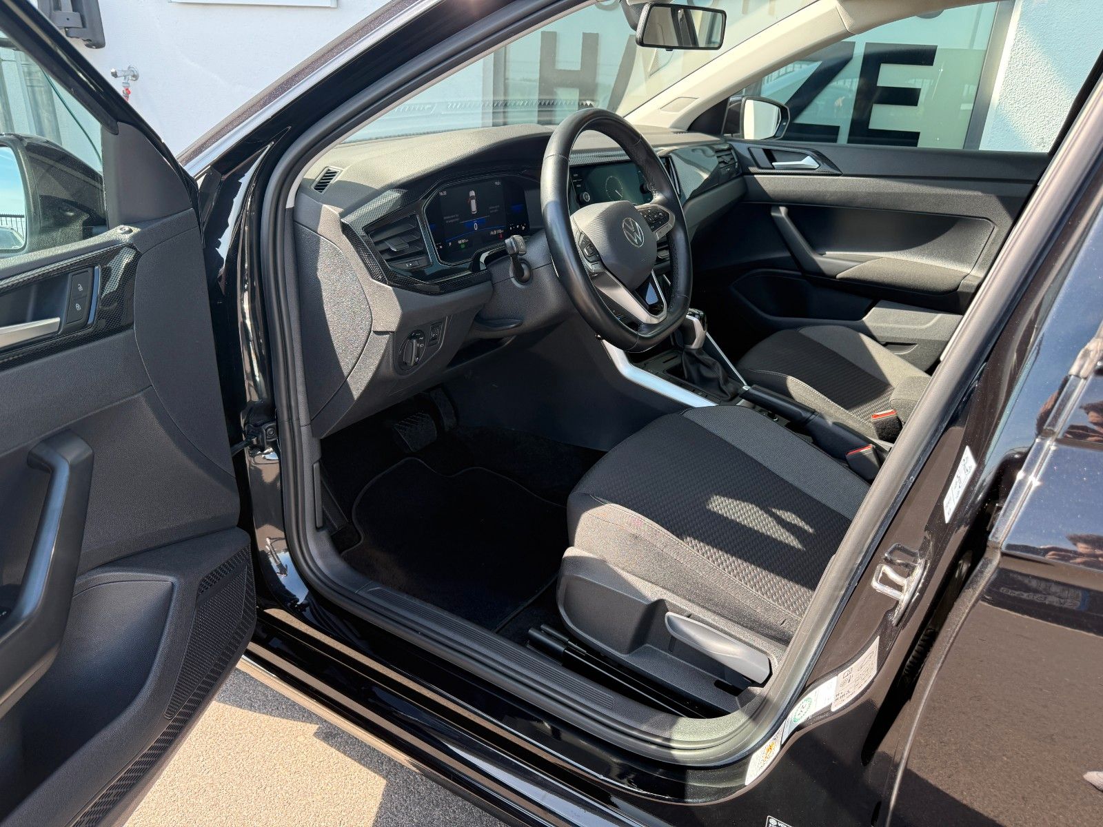 Volkswagen Polo VI Life 70KW DSG - Samsaru's Car Outlet