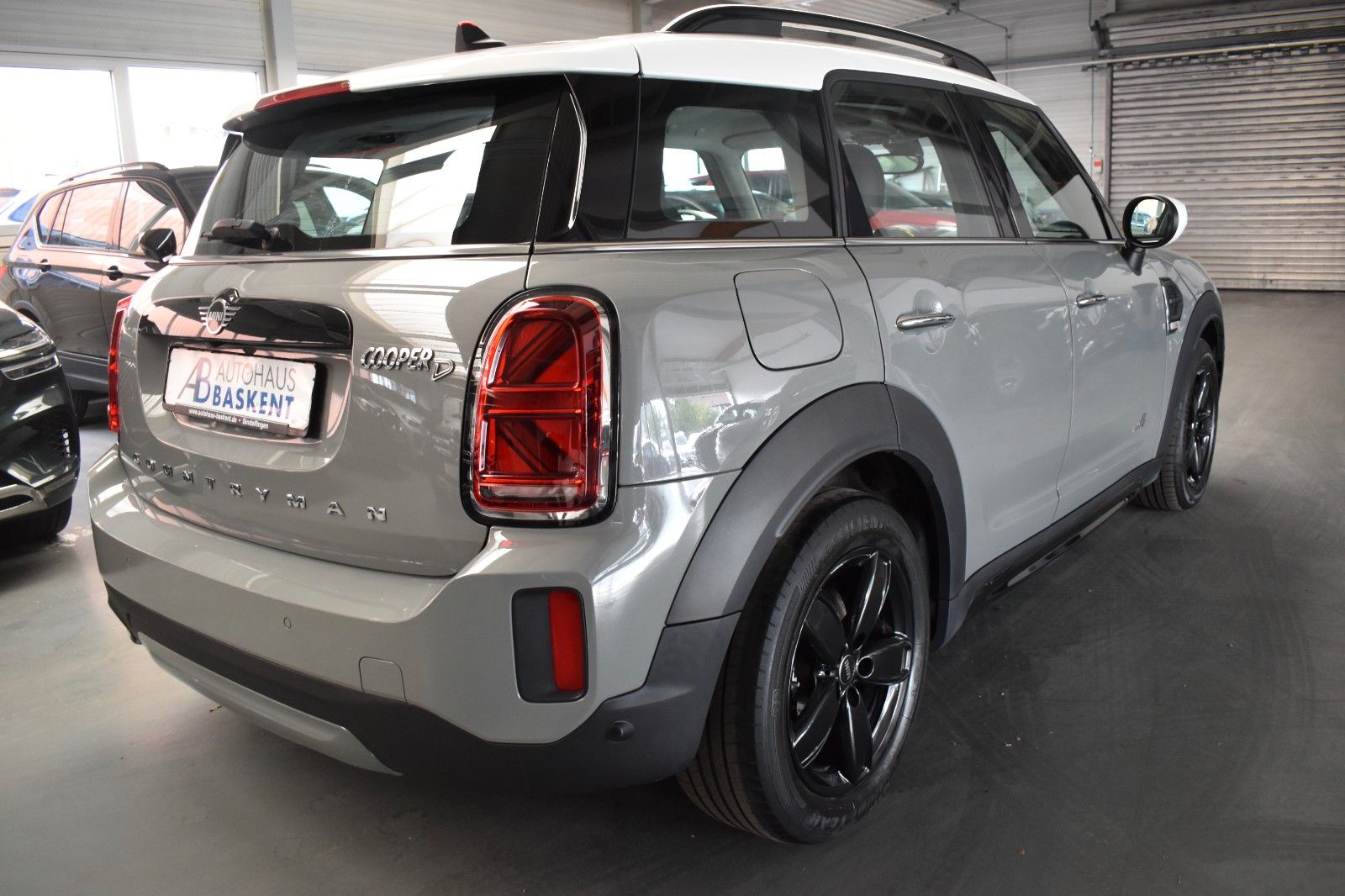 MINI Cooper D Countryman All4 Chili - Samsaru's Car Outlet