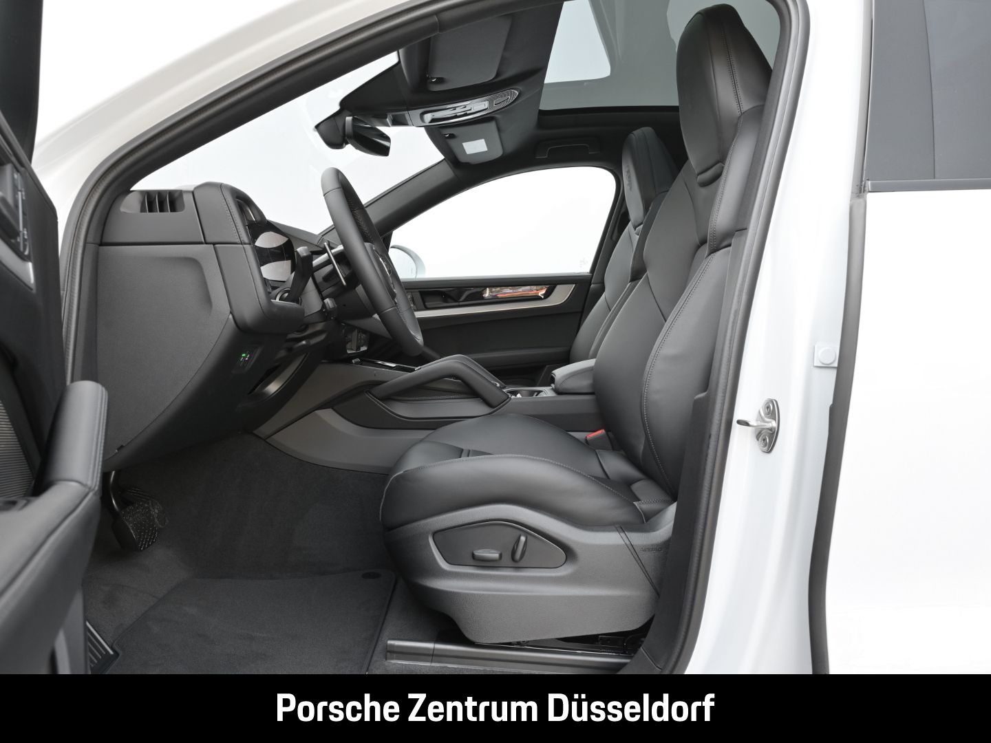 Porsche Cayenne E-Hybrid Coupe Surround-View Head-Up