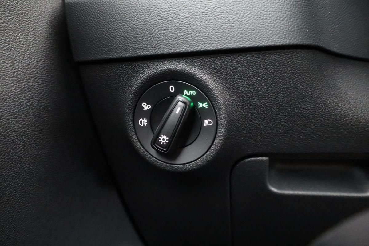 Skoda Karoq 2.0 TSI DSG 4x4 Sportline, Pano, AHK, Navi