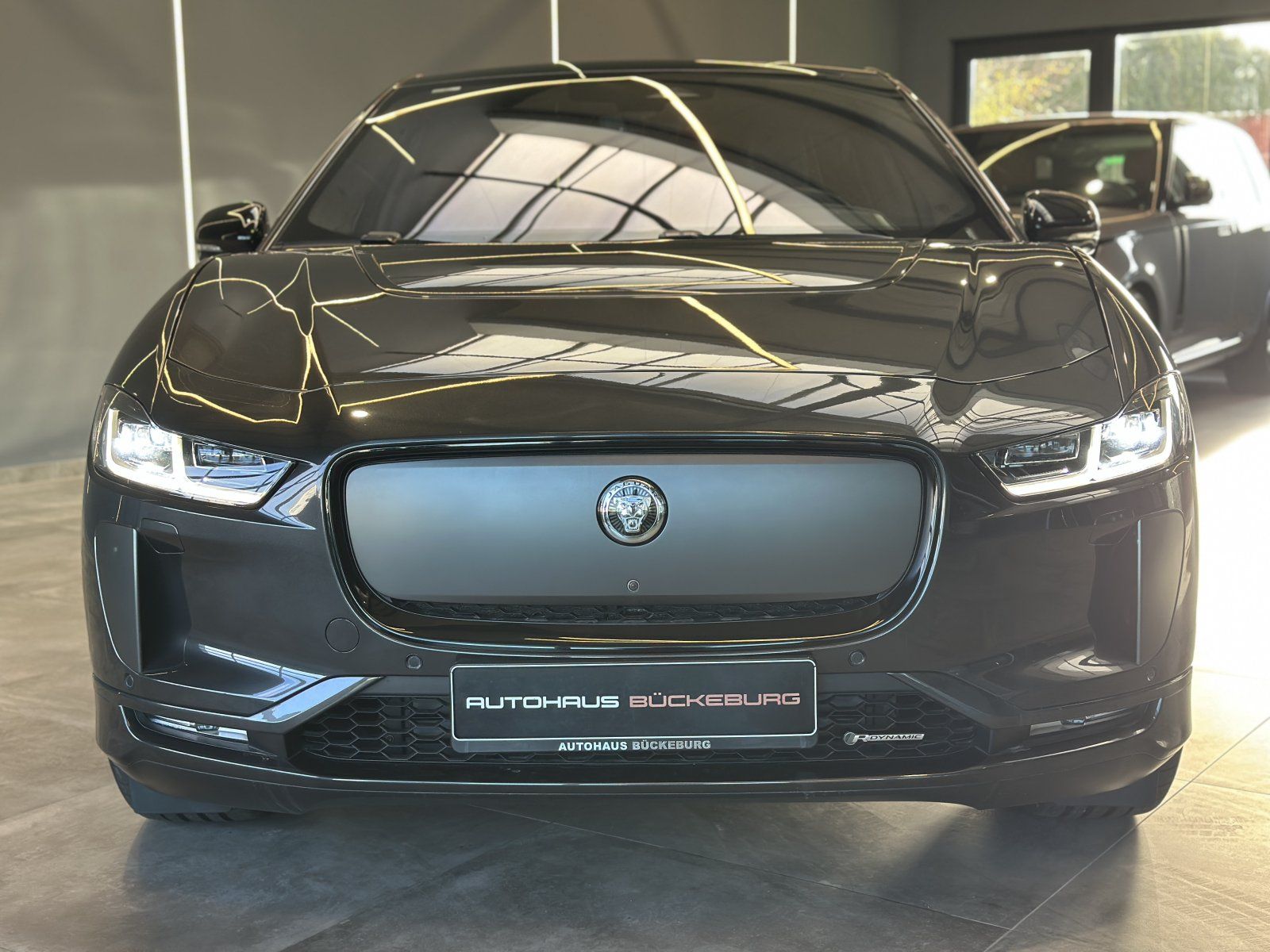 Jaguar I-PACE EV400 R-Dynamic HSE