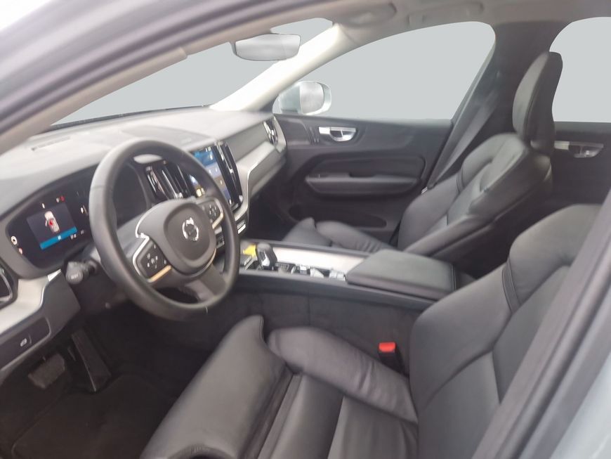 Volvo XC60 B5 B AWD Core Leder SiH GJR 19'' LichtPak W