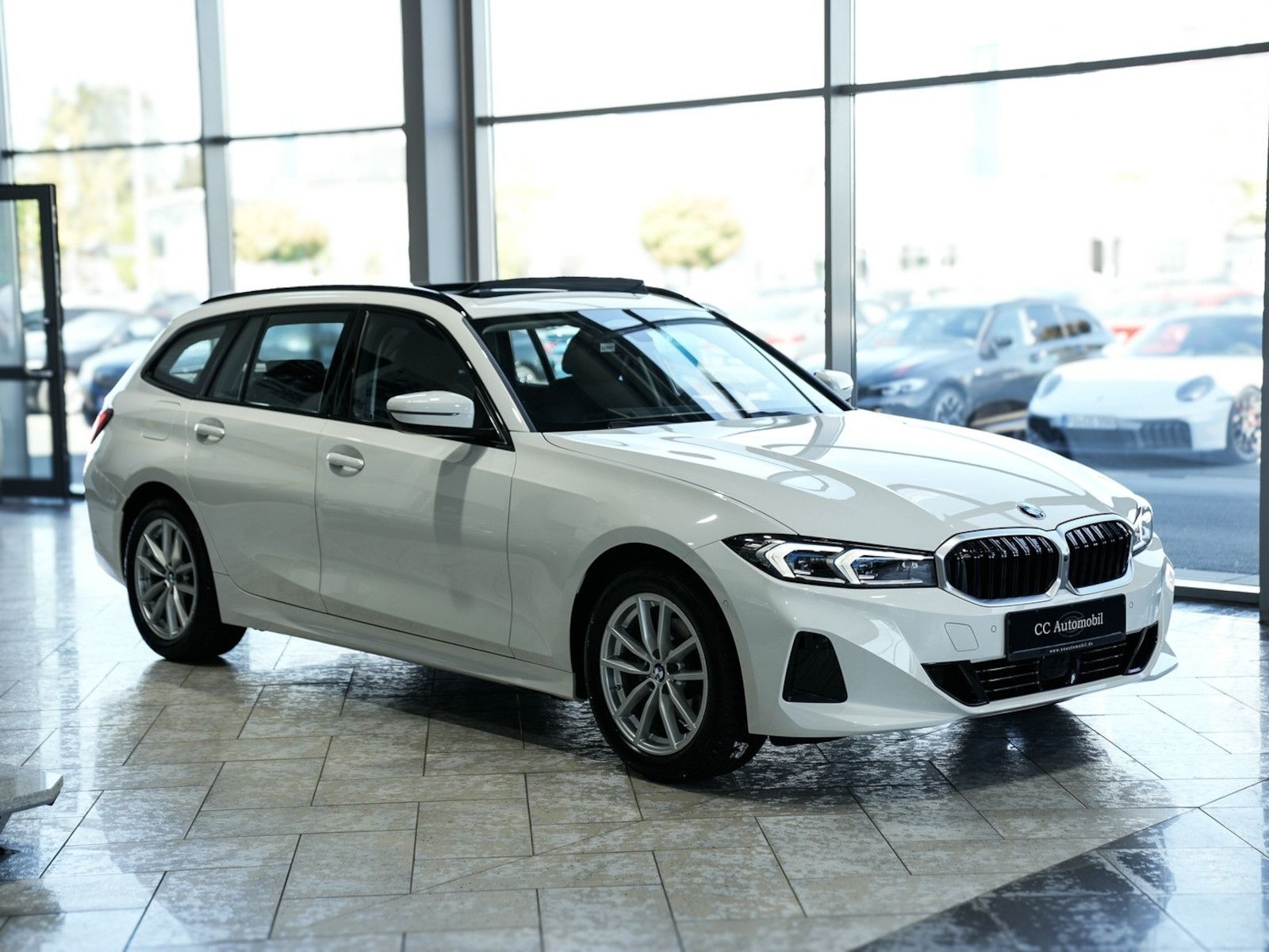 BMW 320d xDrive Touring Panorama 360K Standh.