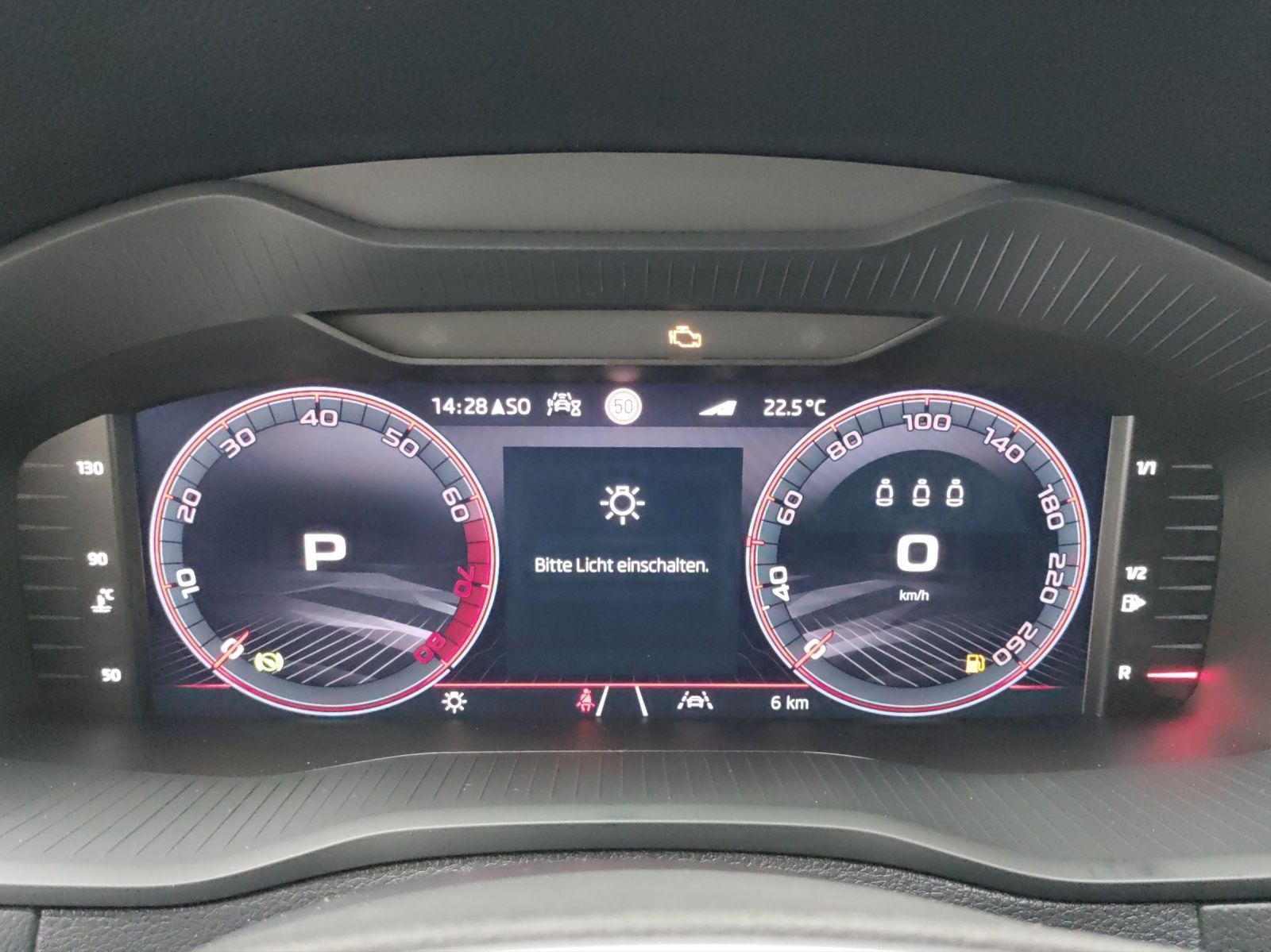Skoda Karoq 2.0 TSI DSG 4x4 SPORTLINE LM19 LEDER PANO