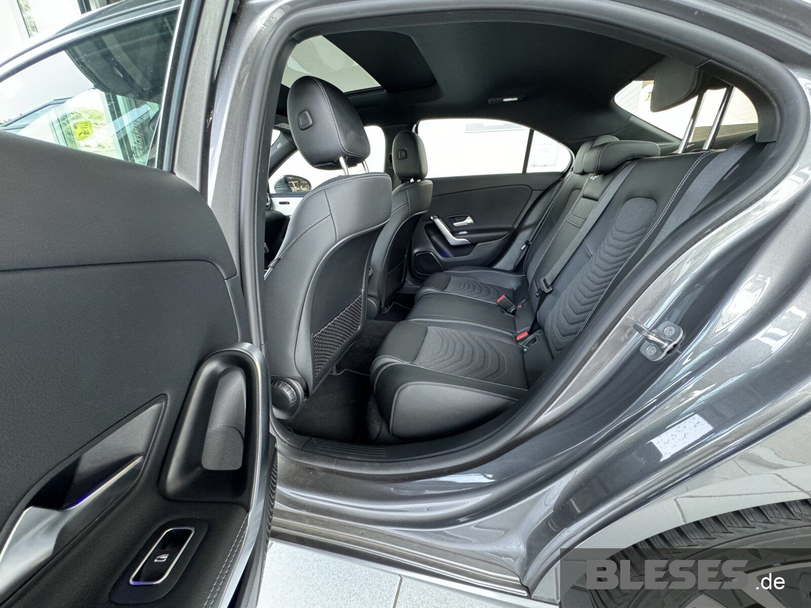 Mercedes-Benz A 200 Limousine - Samsaru's Car Outlet