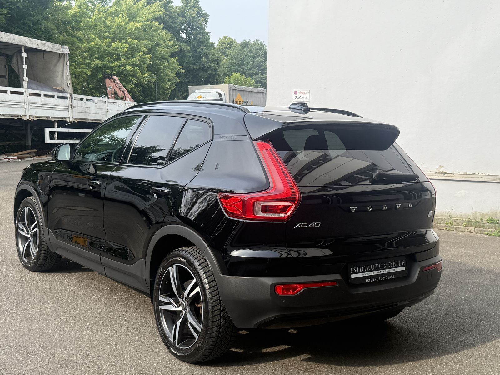 Volvo XC40 R Design Expression Recharge Plug-In Hybrid