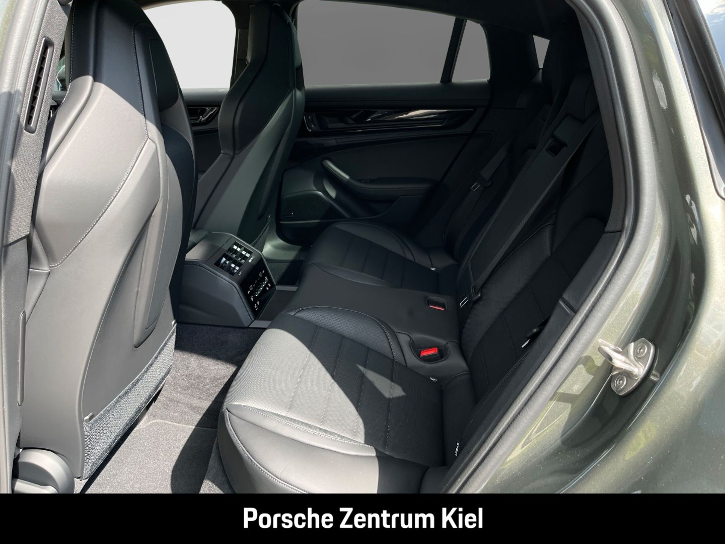 Porsche Panamera 4 E-Hybrid HA-Lenkung InnoDrive HUD