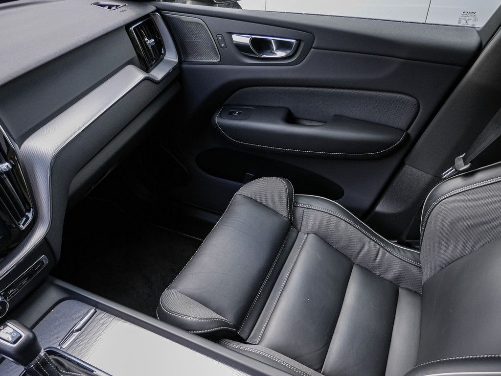Volvo XC60 T4 R-Design Geartronic - Samsaru's Car Outlet