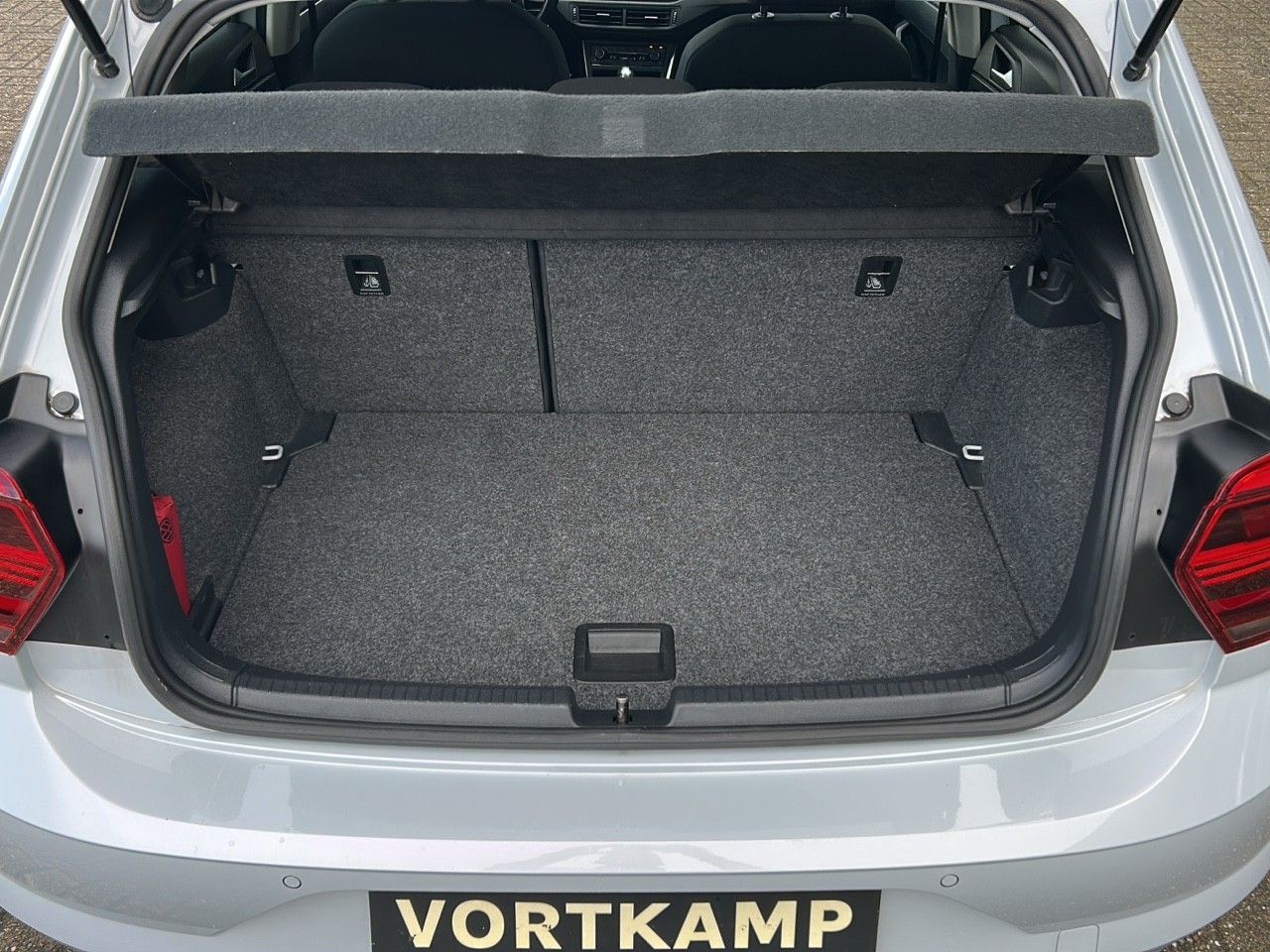 Volkswagen Polo VI Highline DSG - Samsaru's Car Outlet