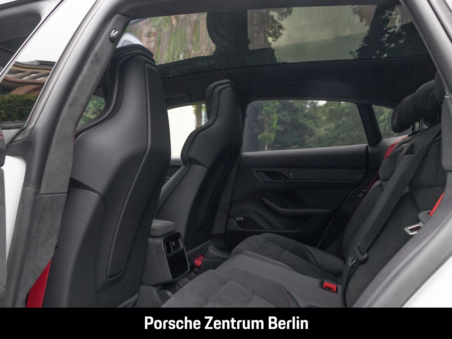 Porsche Taycan GTS Sport Turismo BOSE Luftfederung LED