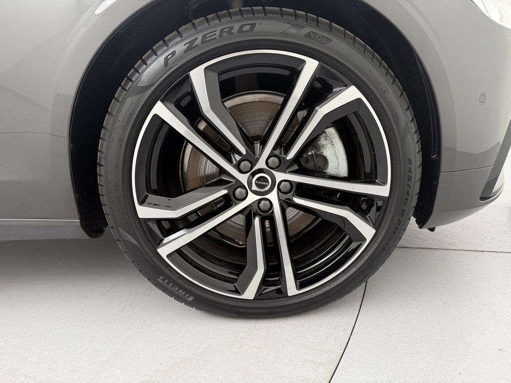 Volvo S90 T8 Plus Dark Plug-In Hybrid AWD