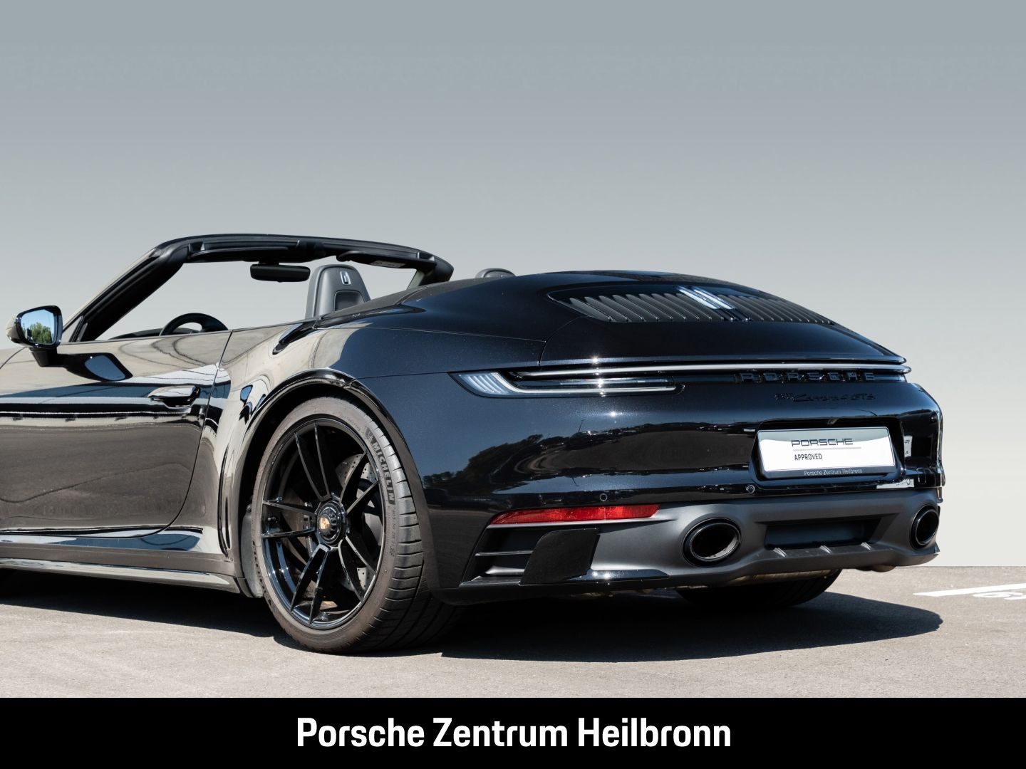 Porsche 992 911 Carrera 4 GTS Cabrio Burmester InnoDrive
