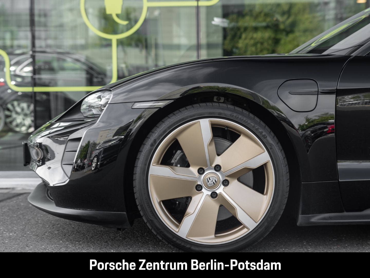 Porsche Taycan GTS Sport Turismo Burmester Panoramadach