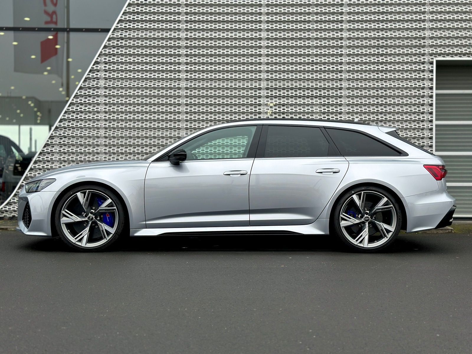 Audi RS 6 Avant KERAMIK*HUP*305KMH*LASER*PANO*B&O*STH