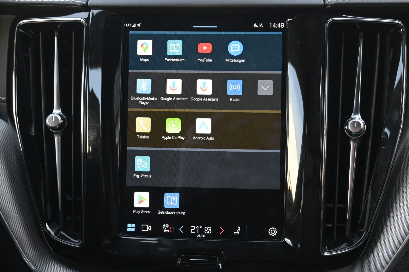 Volvo XC60 B5D AWD R-Design*LUFT*360*H&K*STHZ*HUD*QI