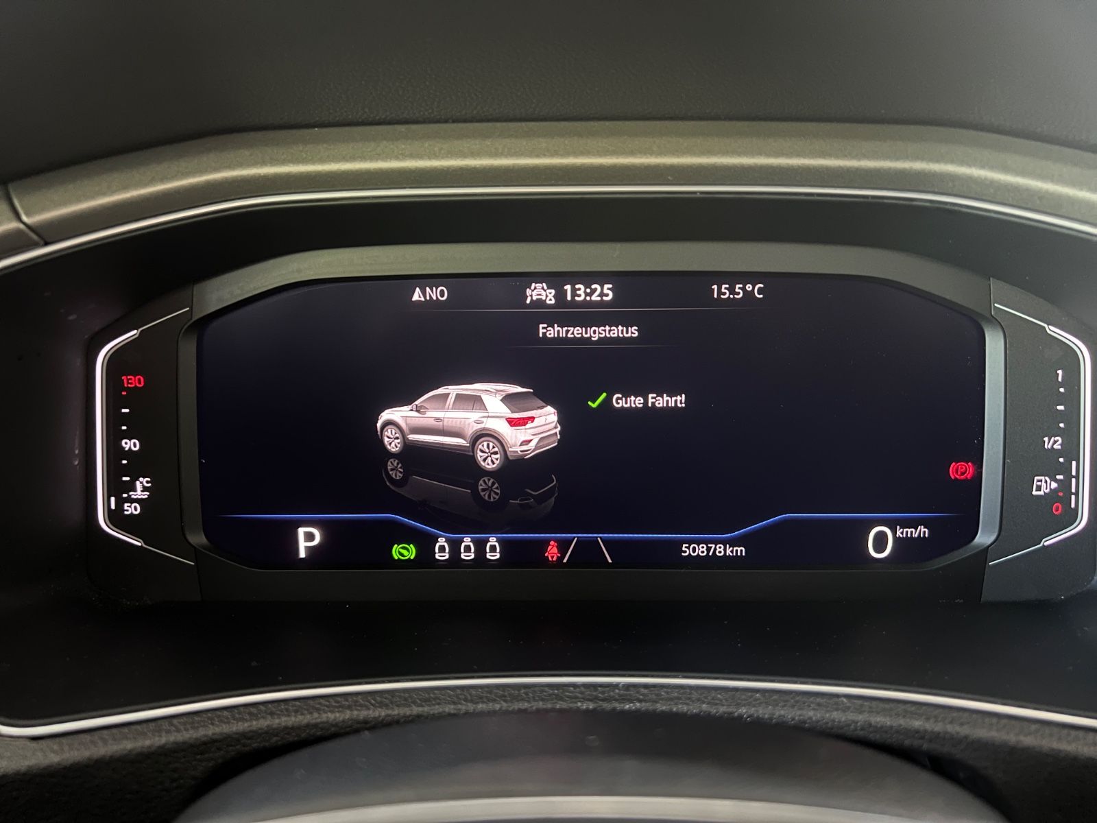 Volkswagen T-Roc 1.5 TSI Style - Samsaru's Car Outlet
