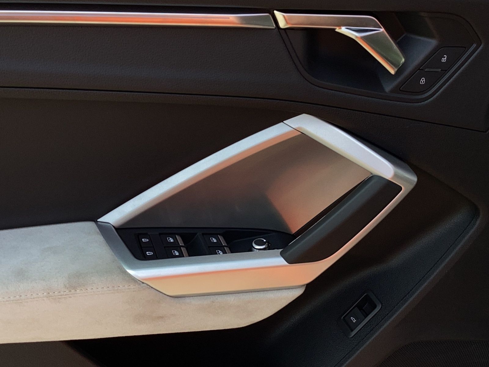 Audi Q3 40 TFSI Q ADVANCED - Samsaru's Car Outlet