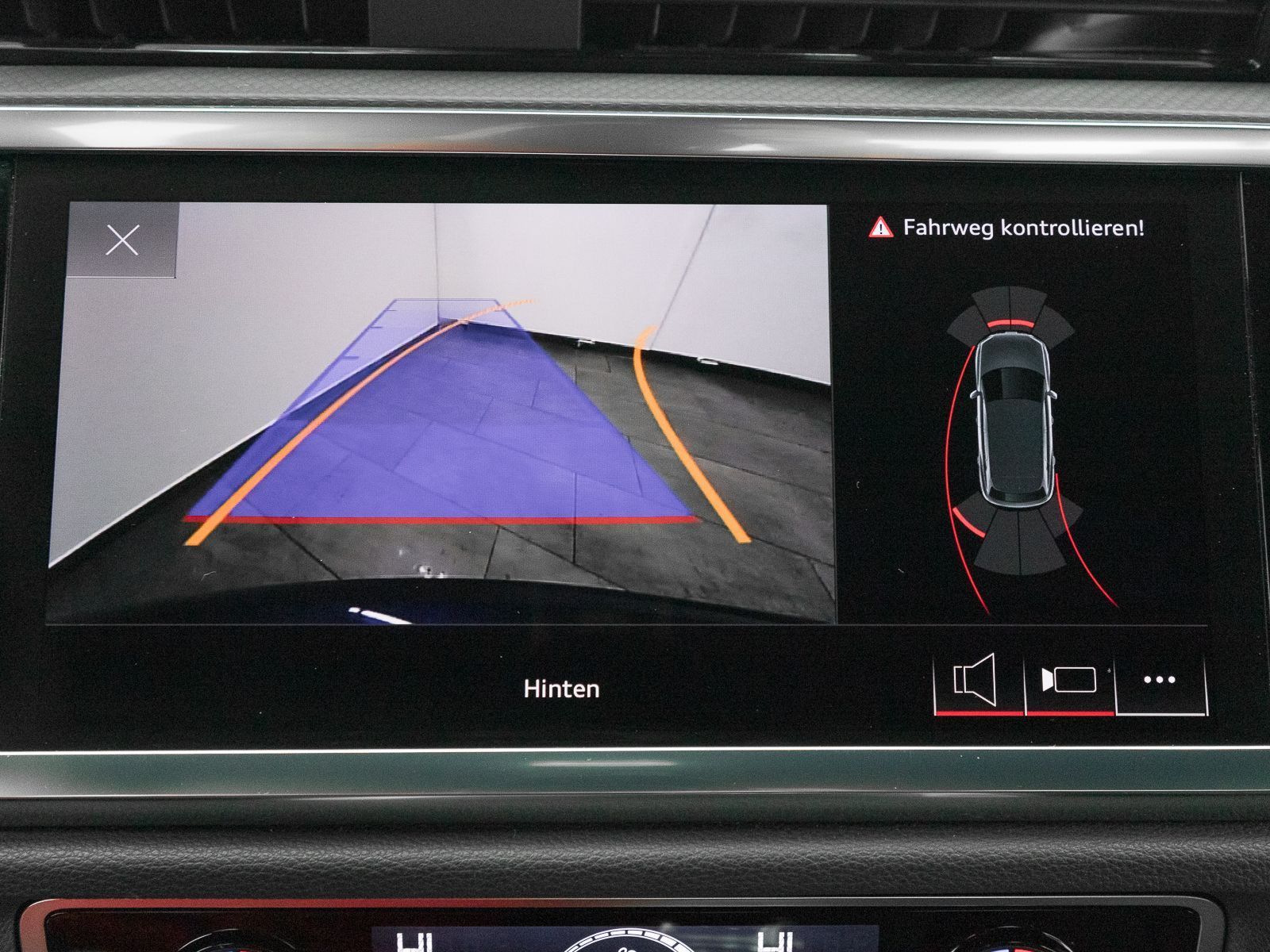 Audi Q3 40 TDI Q ADVANCED - Samsaru's Car Outlet