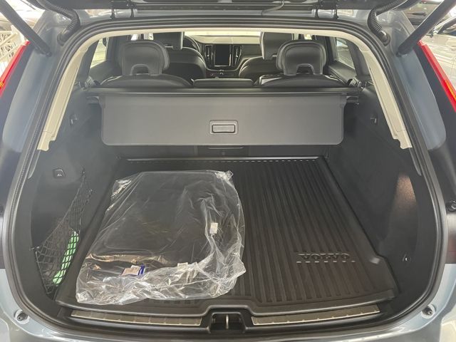 Volvo XC60 Core AWD 2.0 NAVI+SITZHEIZ+KAMERA+AHK+LED