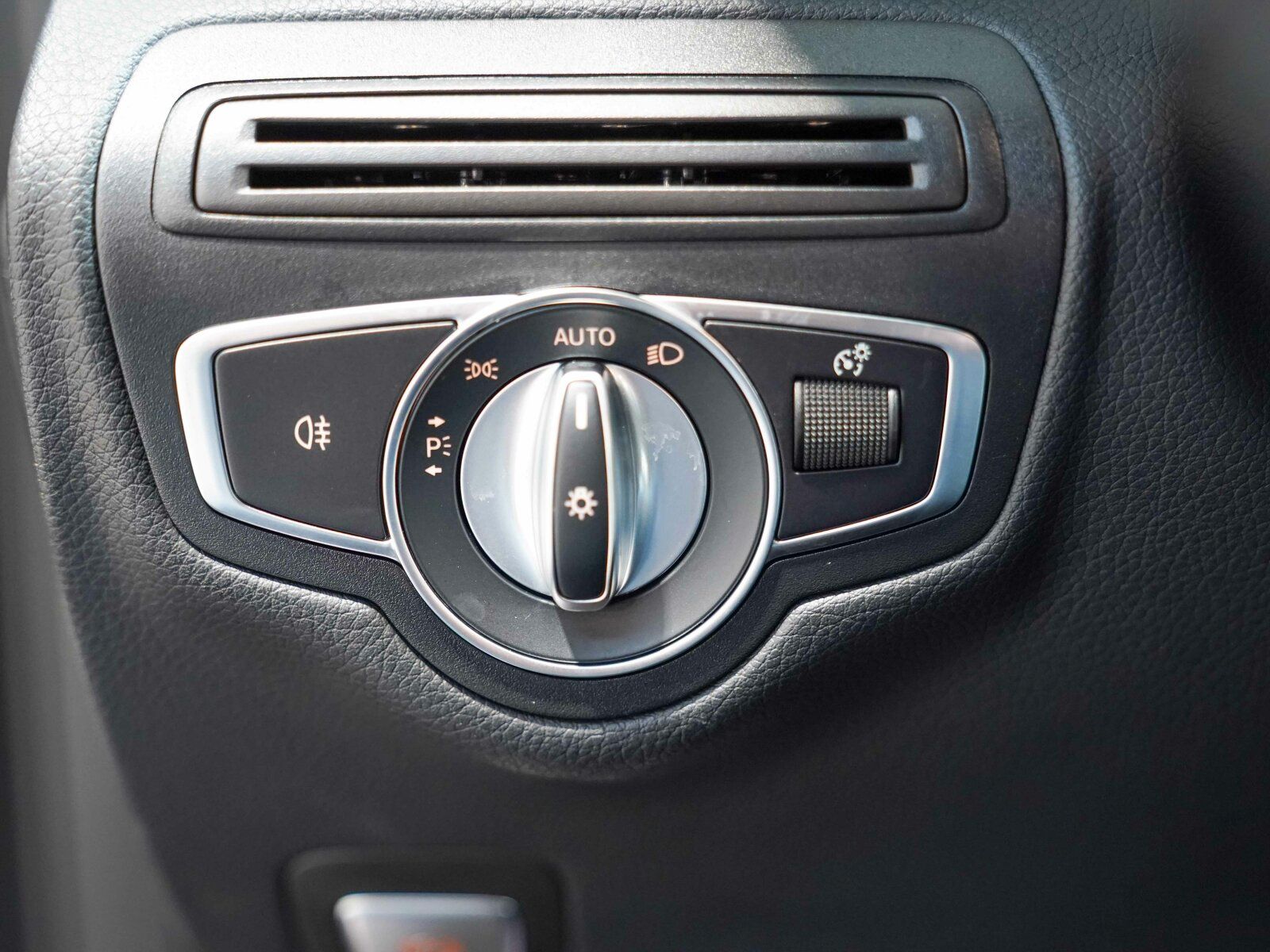 Mercedes-Benz GLC 300 de 4M Coupé AMG Line - Samsaru's Car Outlet