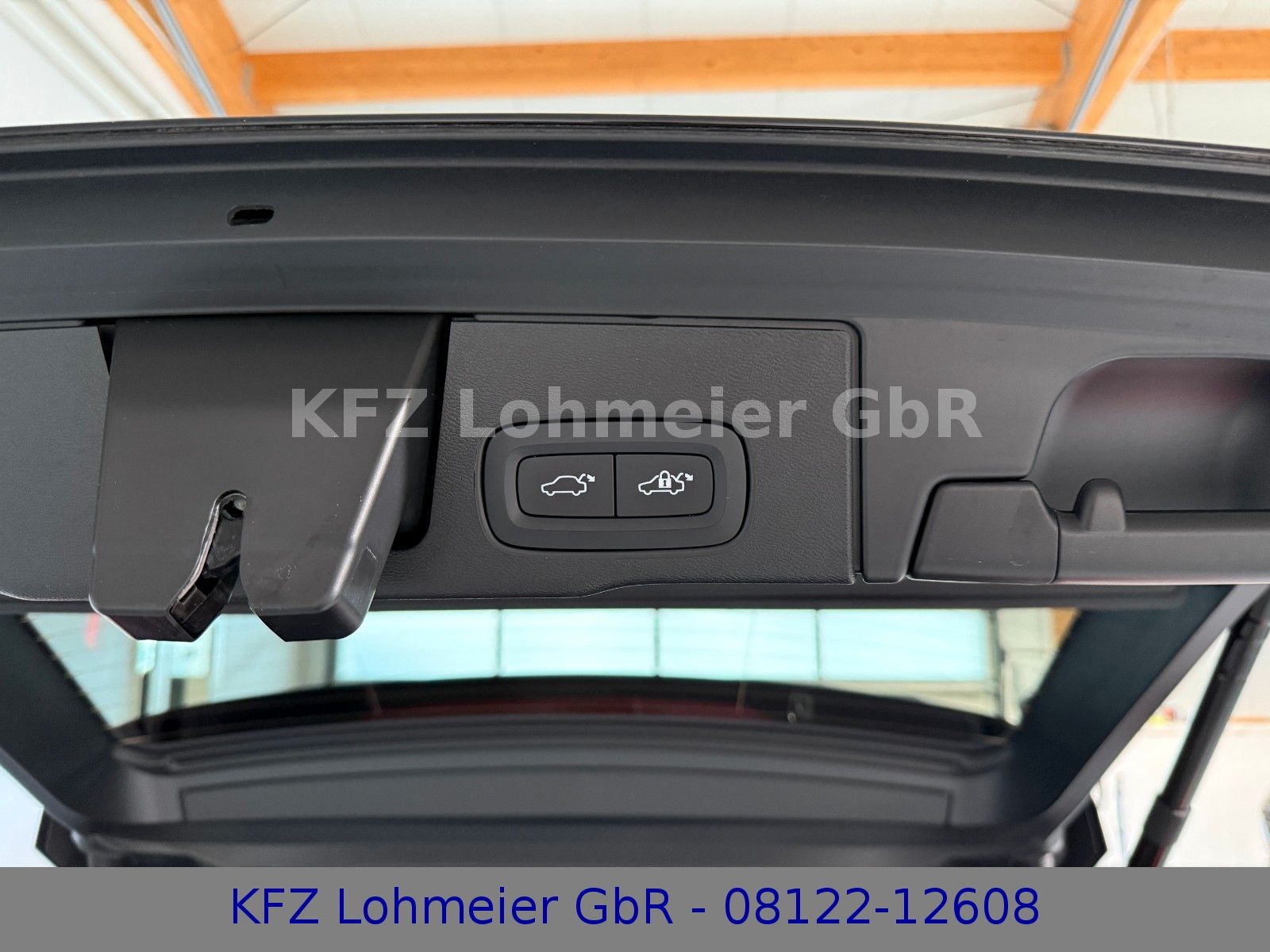 Volvo XC60 R Design Recharge Plug-In Hybrid AWD *Voll*