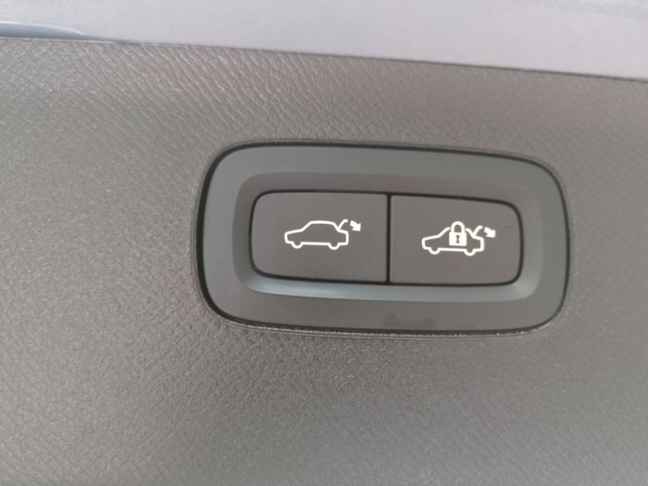 Volvo XC90 B5 (Diesel) Plus Bright AWD Automatik Navi