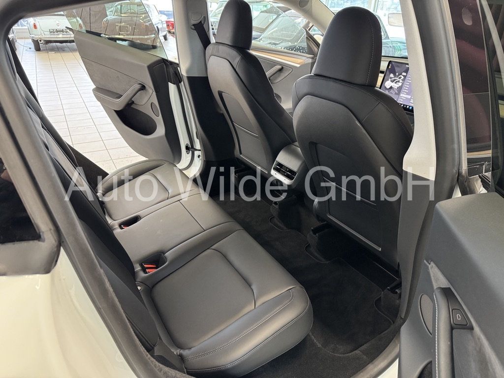 Tesla Model Y Basis RWD
