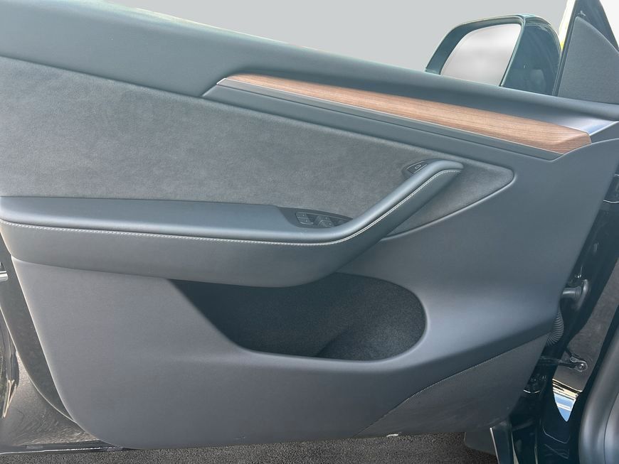 Tesla Model Y Performance Dual Motor AWD