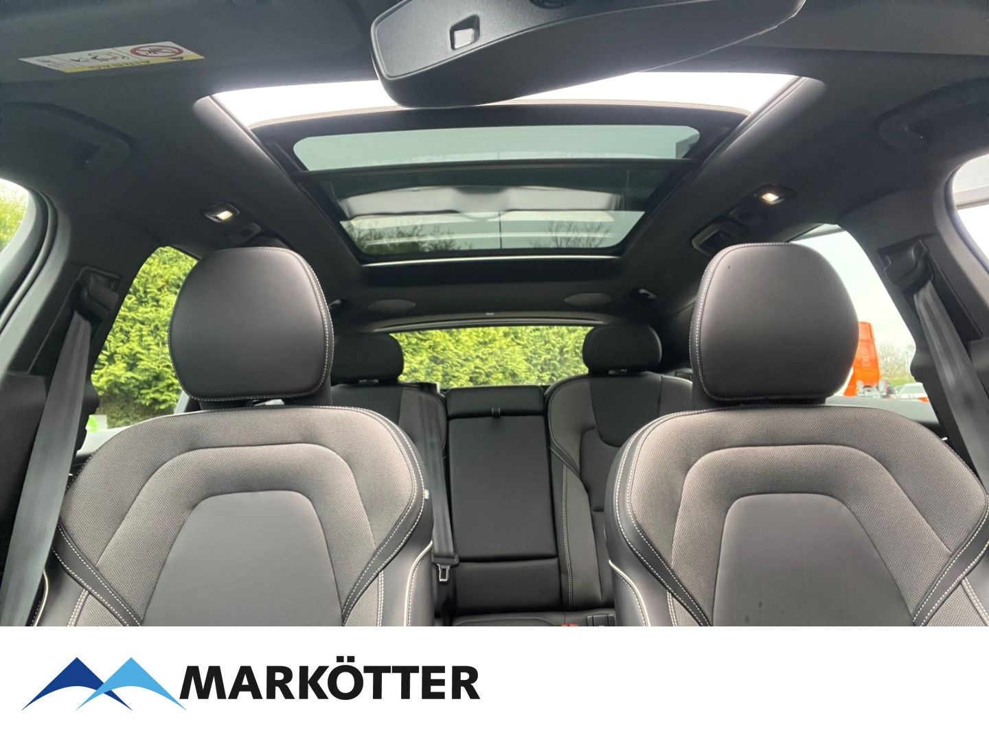 Volvo XC60 T6 AWD Recharge R Design - Samsaru's Car Outlet
