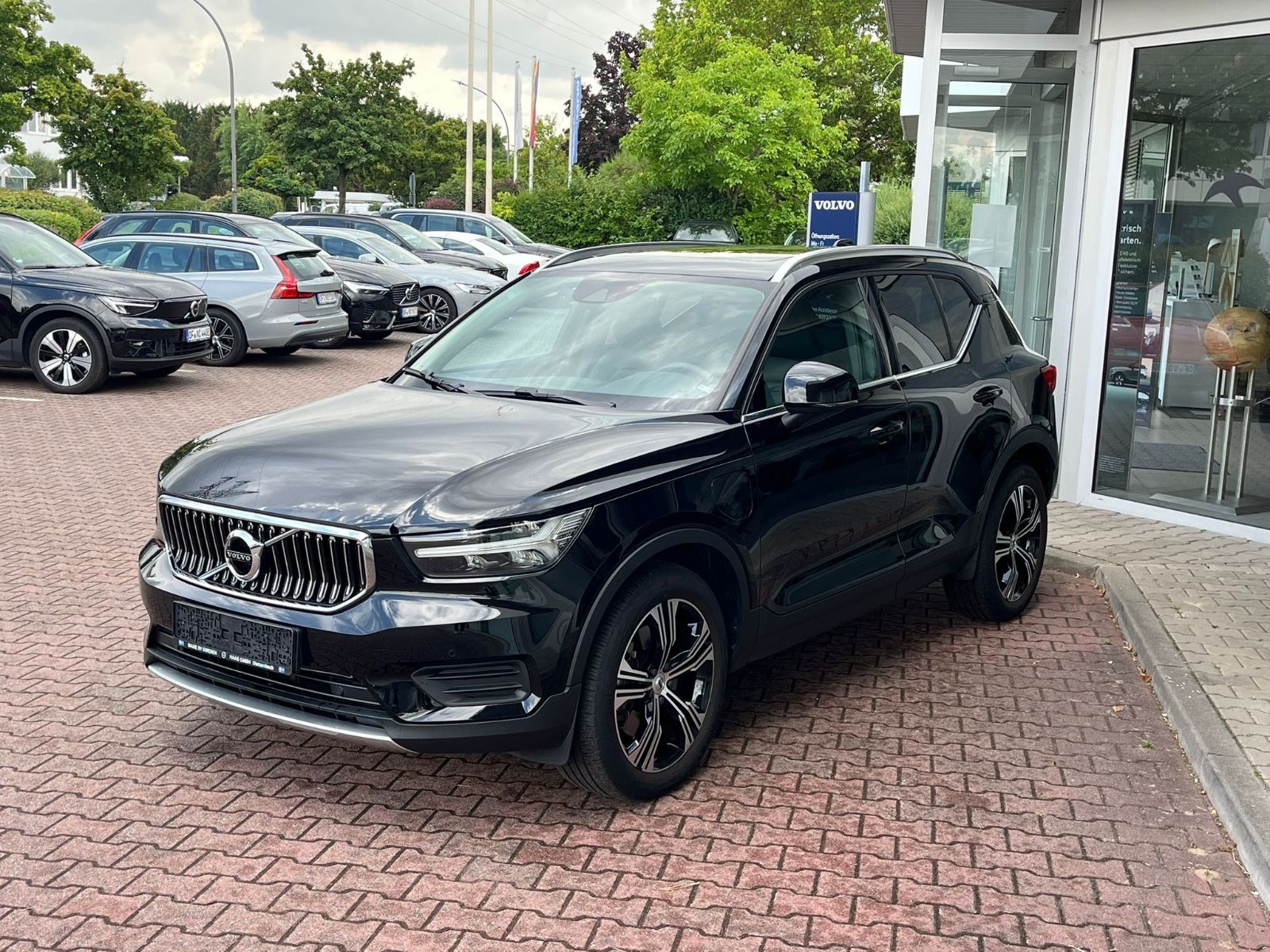 Volvo XC40 T5 Recharge Inscription - Samsaru's Car Outlet