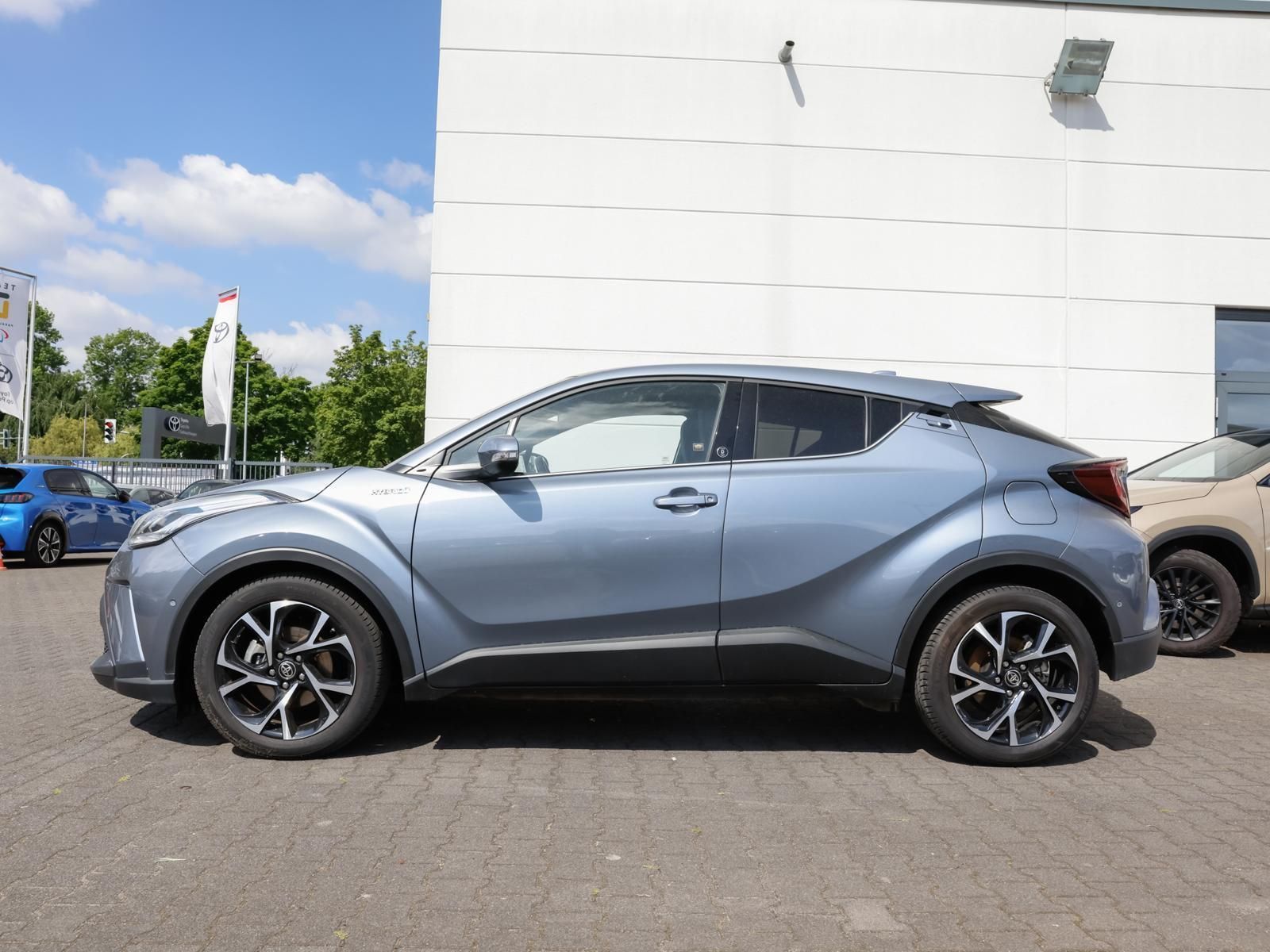 Toyota C-HR 1.8 Hybrid - Samsaru's Car Outlet